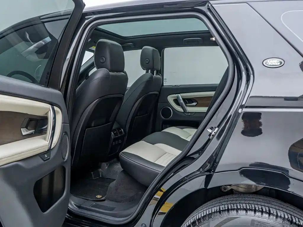 Land Rover Discovery Sport 2023 — фото 19