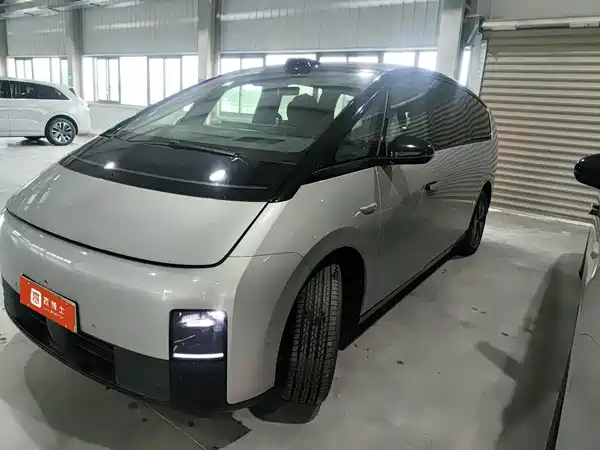 Li Auto MEGA 2024