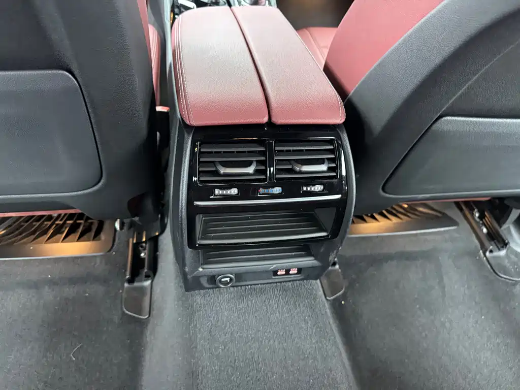BMW 5 Series 2022 — фото 13