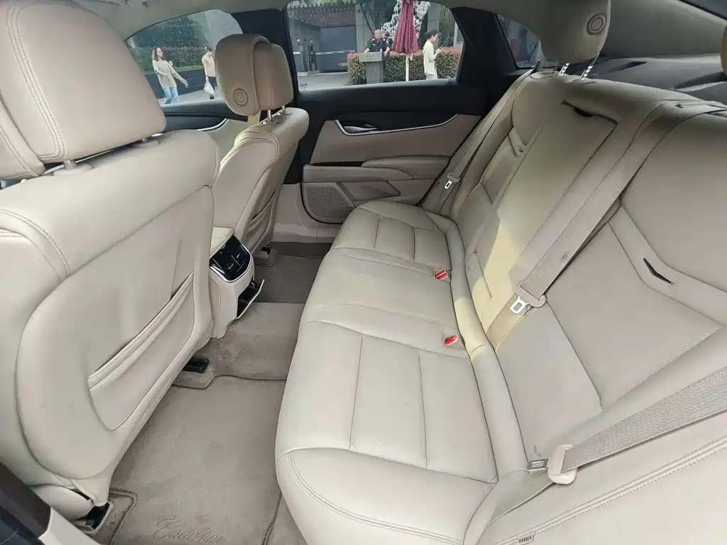 Cadillac XTS 2015 — фото 10