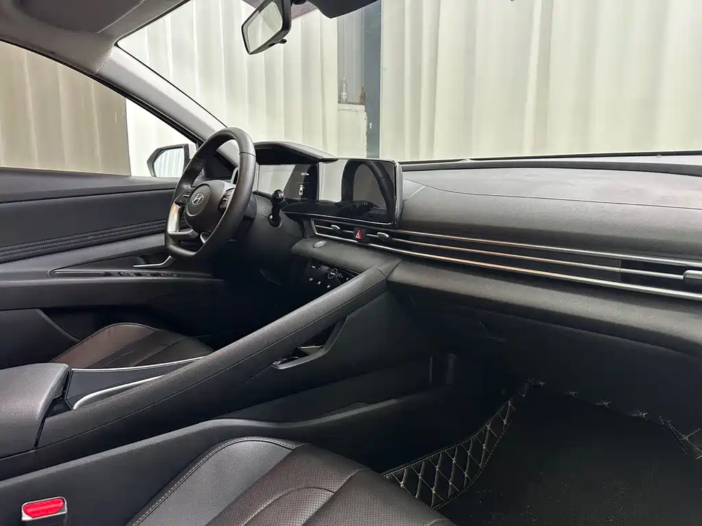 Hyundai Elantra 2023