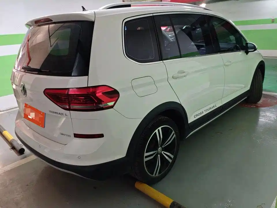 Volkswagen Touran 2019 — фото 3