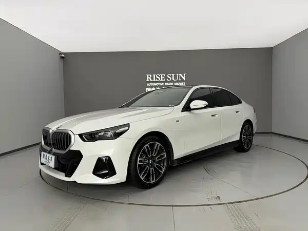 BMW 5 Series 2024
