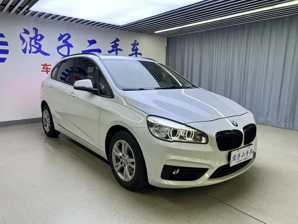 BMW 2 Series Active Tourer 2017 — фото 3