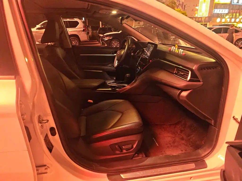Toyota Camry 2024 — фото 10
