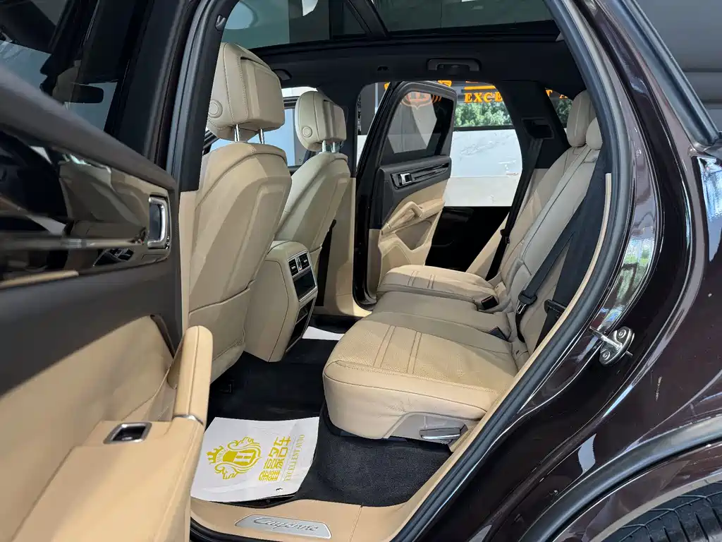 Porsche Cayenne 2018 — фото 10