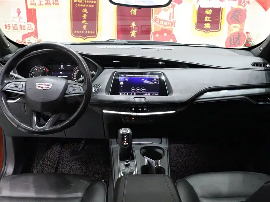 Cadillac XT4 2019 — фото 11