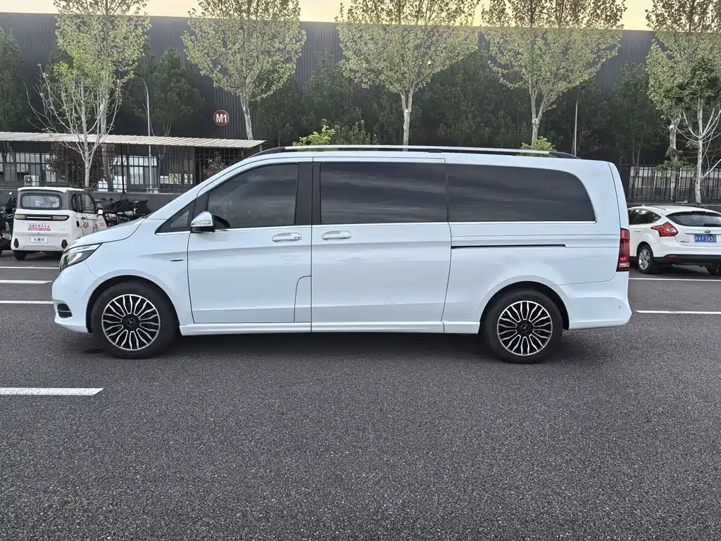 Mercedes-Benz V-Class 2017 — фото 8