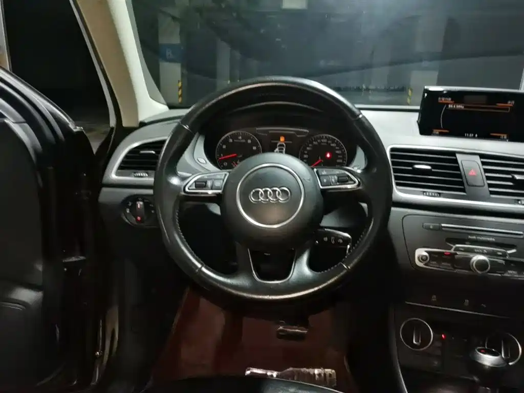 Audi Q3 2016 — фото 17