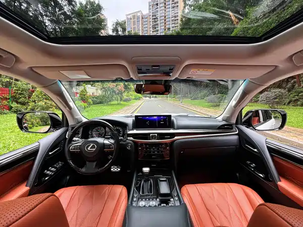 Lexus LX 2019