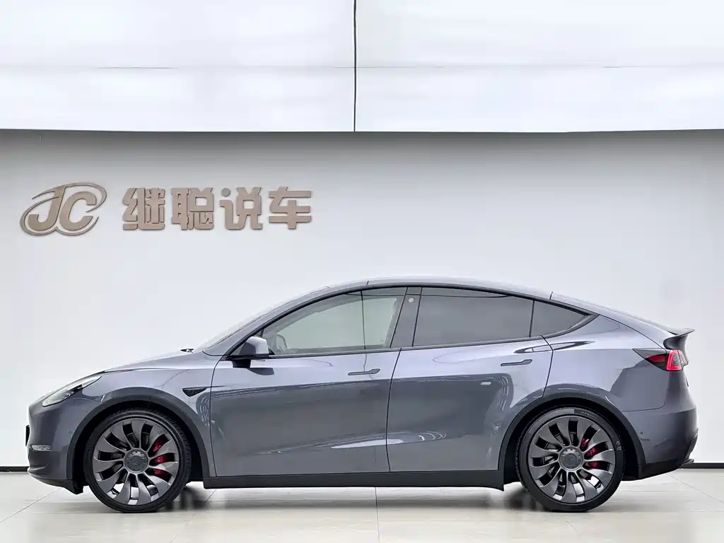 Tesla Model Y 2023 — фото 17