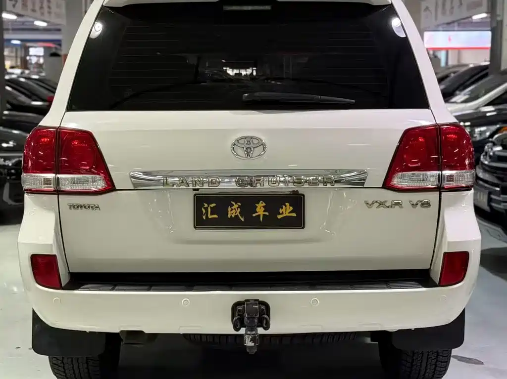 Toyota Land Cruiser 2011 — фото 8