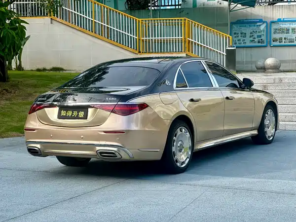 Mercedes-Benz S-Class 2012