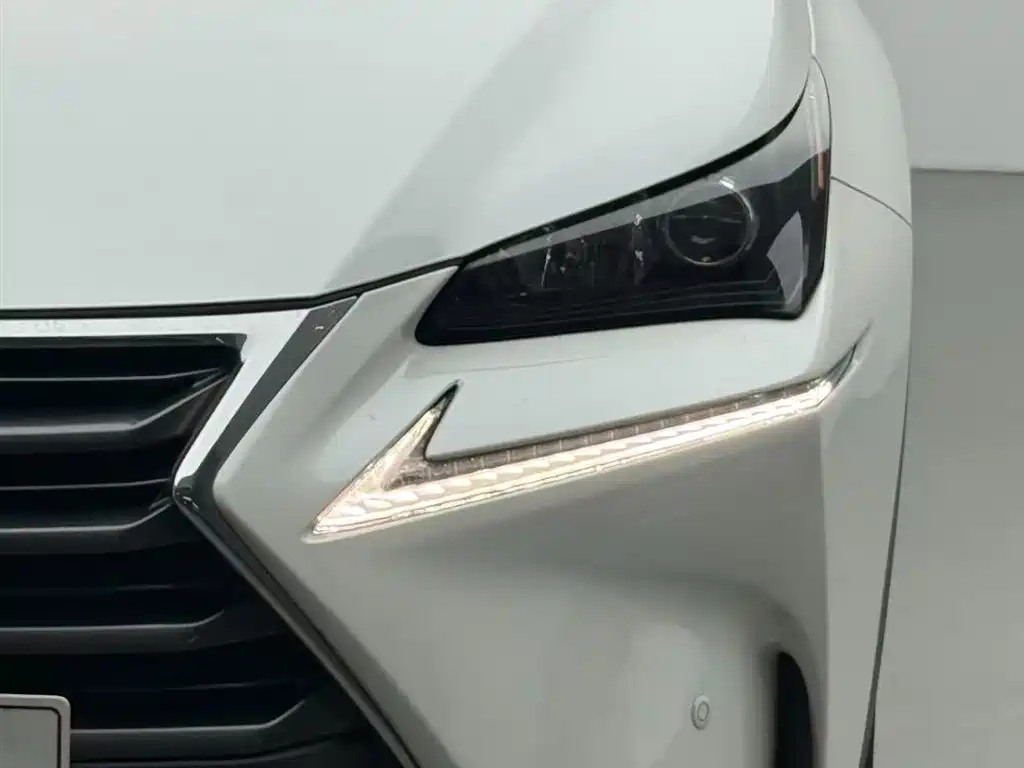 Lexus NX 2015 — фото 13
