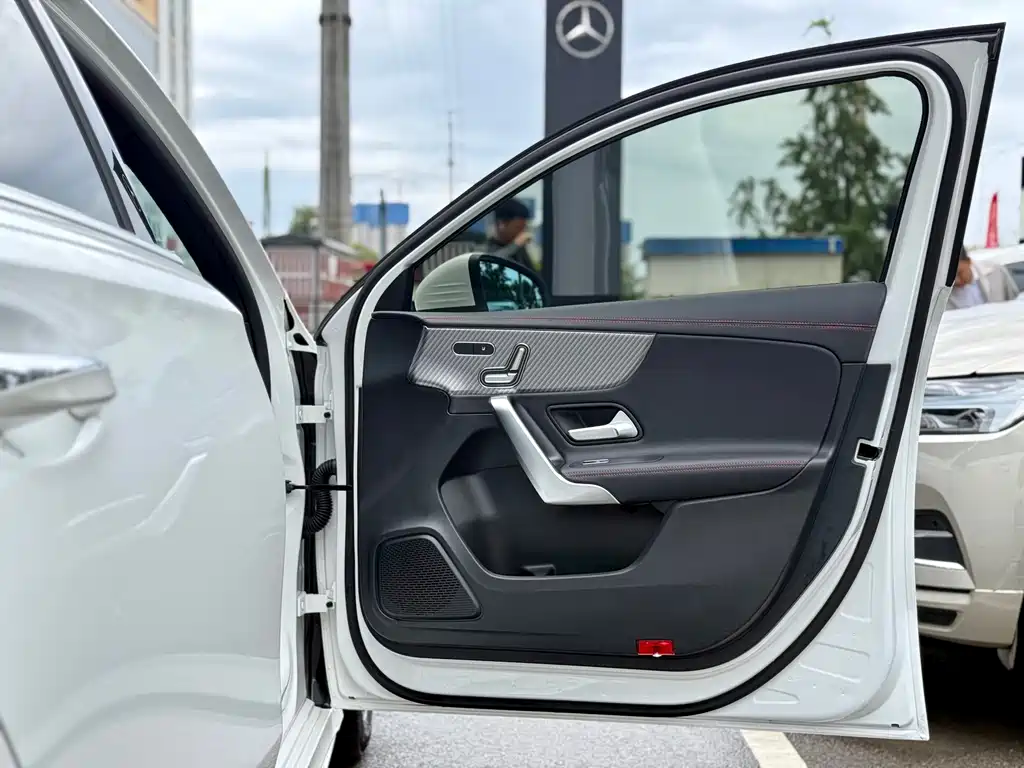 Mercedes-Benz A-Class 2025 — фото 30