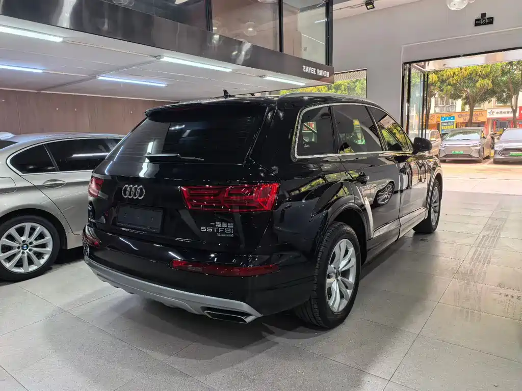 Audi Q7 2018 — фото 8