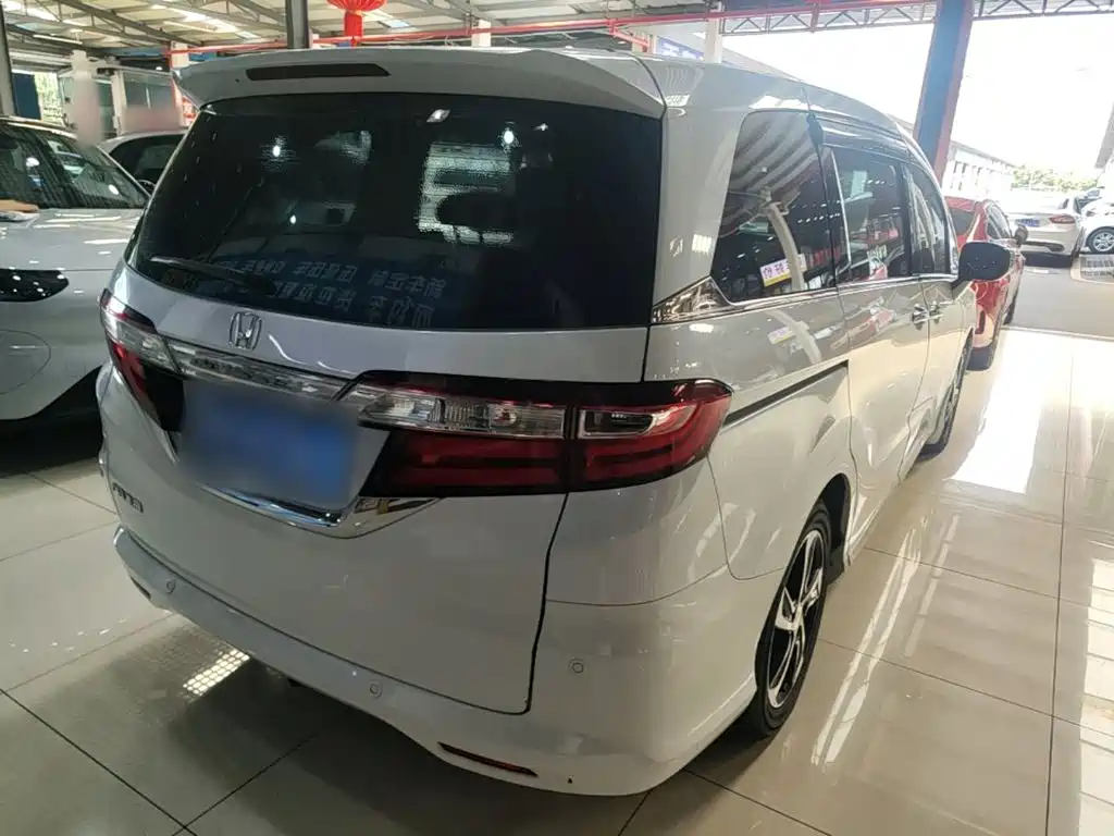 Honda Odyssey 2018 — фото 7
