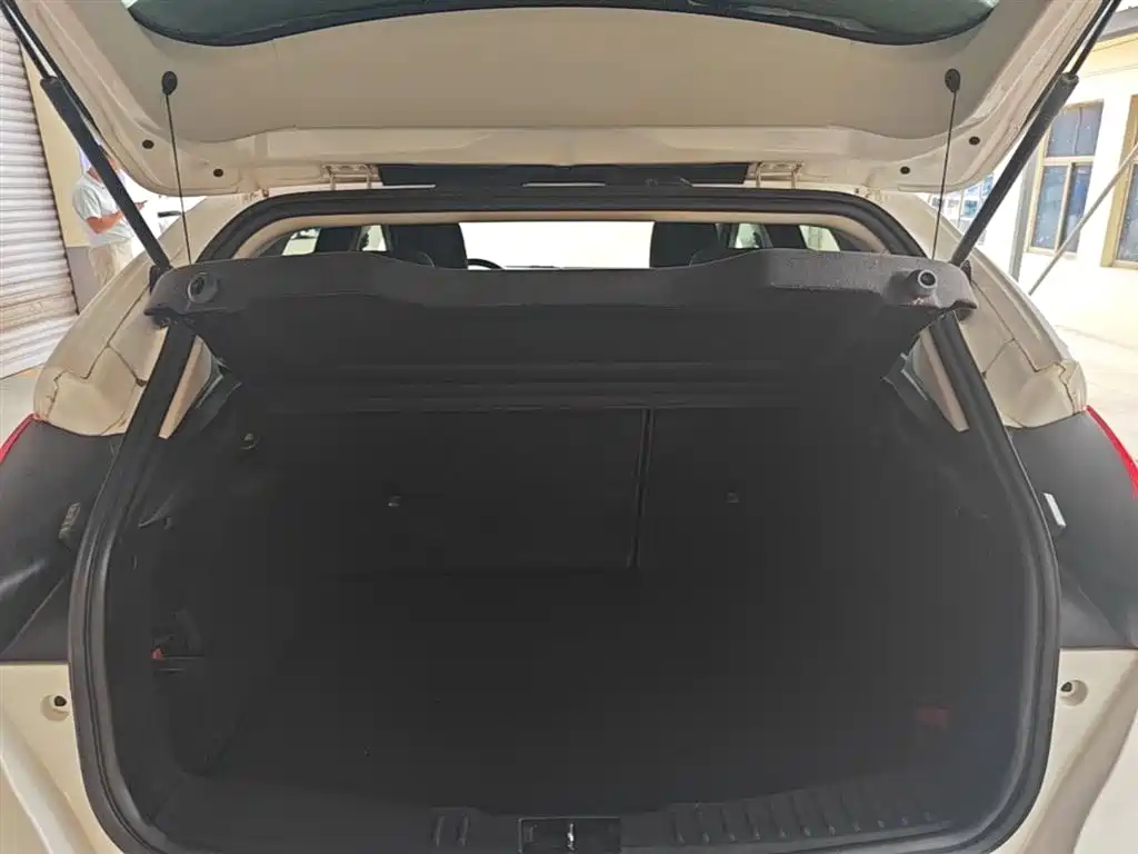Ford Focus 2019 — фото 19