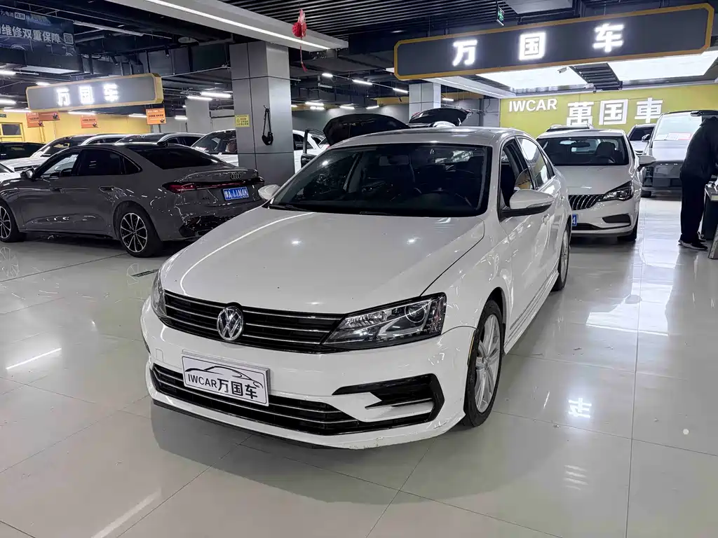 Volkswagen Sagitar 2018