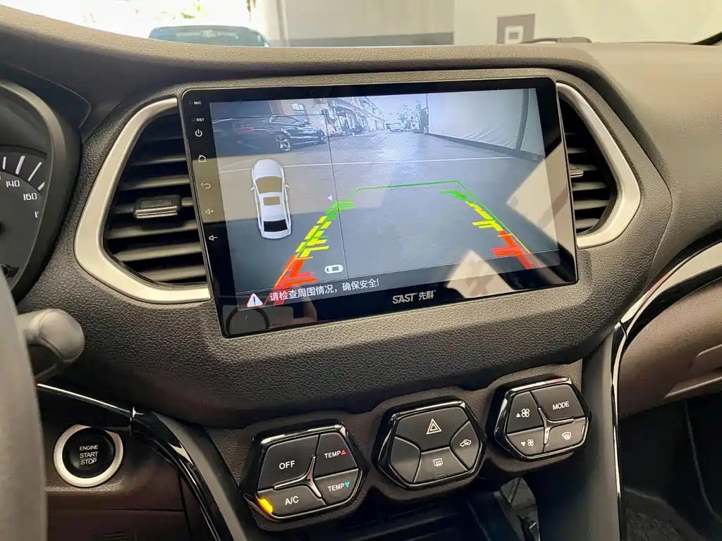 GAC Trumpchi GS4 2018 — фото 11