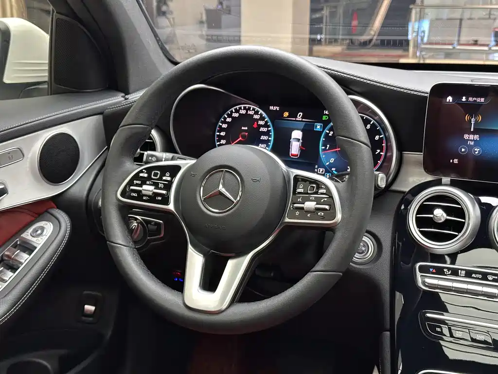 Mercedes-Benz GLC 2020 — фото 14