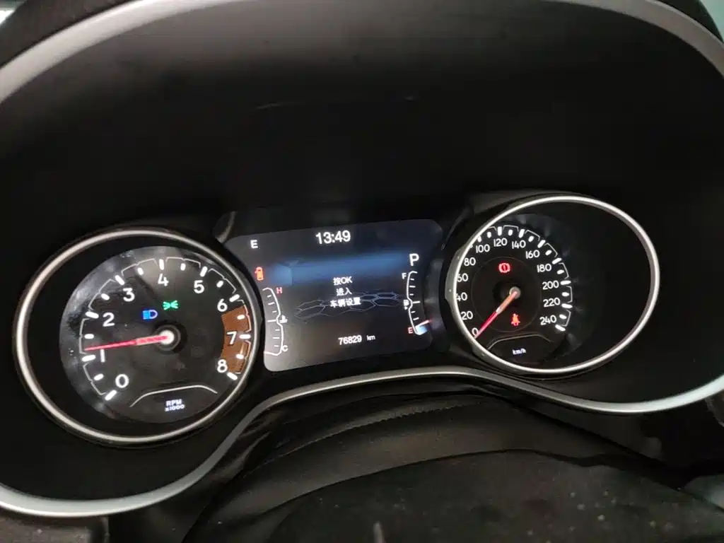 Jeep Compass 2019 — фото 12
