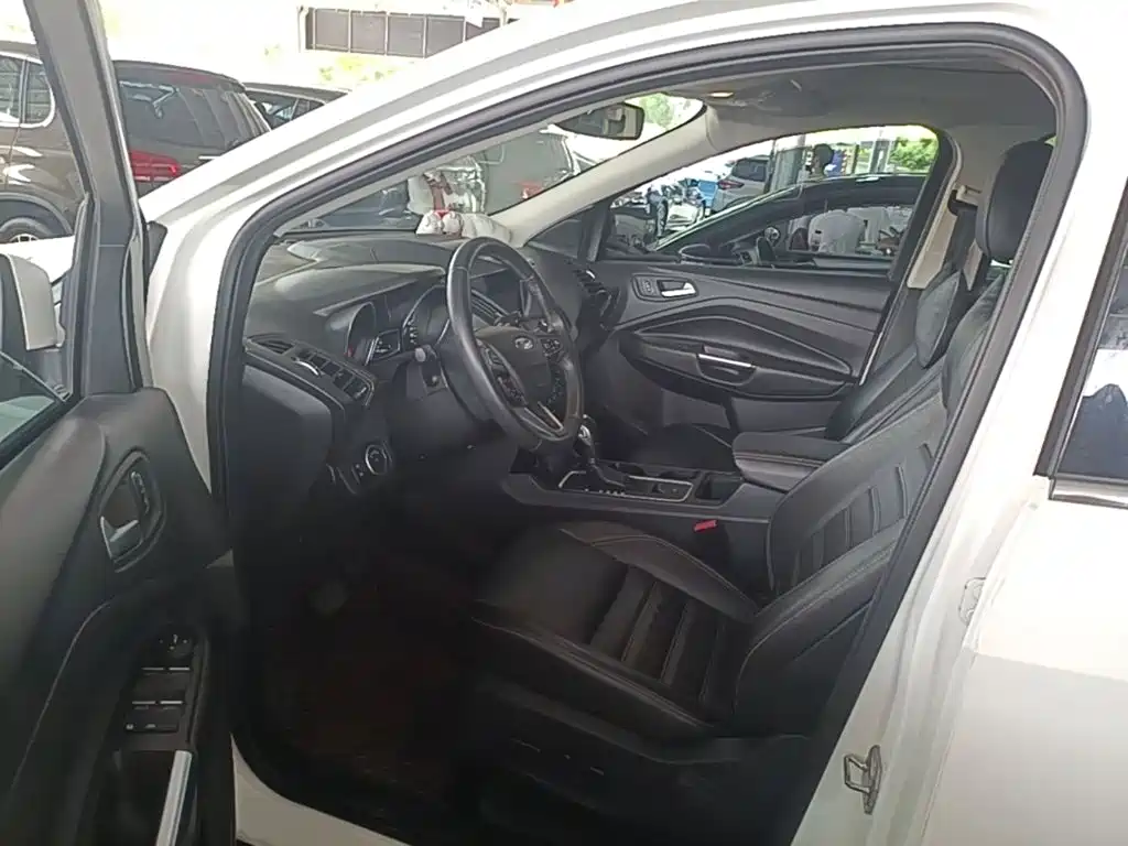Ford Kuga 2018 — фото 16