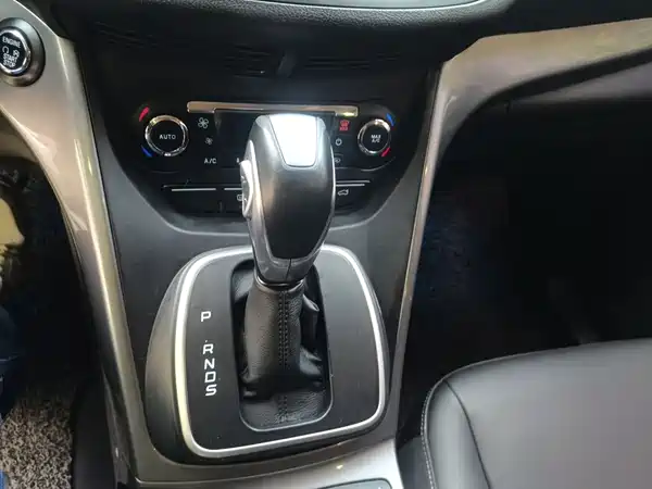 Ford Kuga 2015