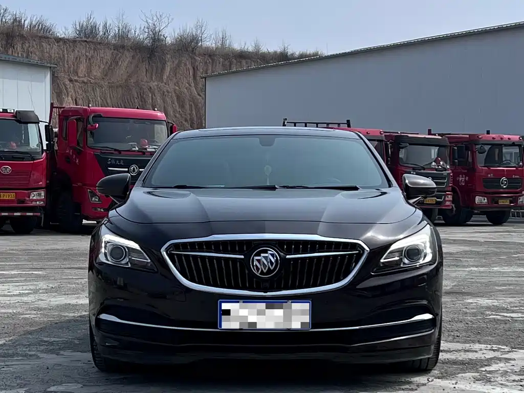 Buick LaCrosse 2017 — фото 2