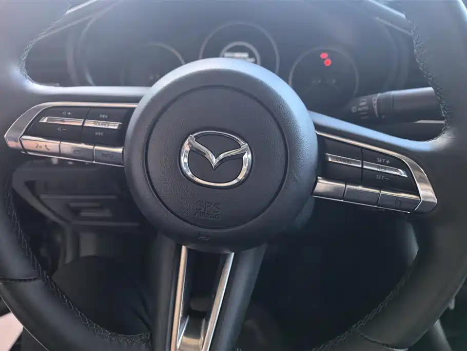 Mazda 3 Axela 2022 — фото 15
