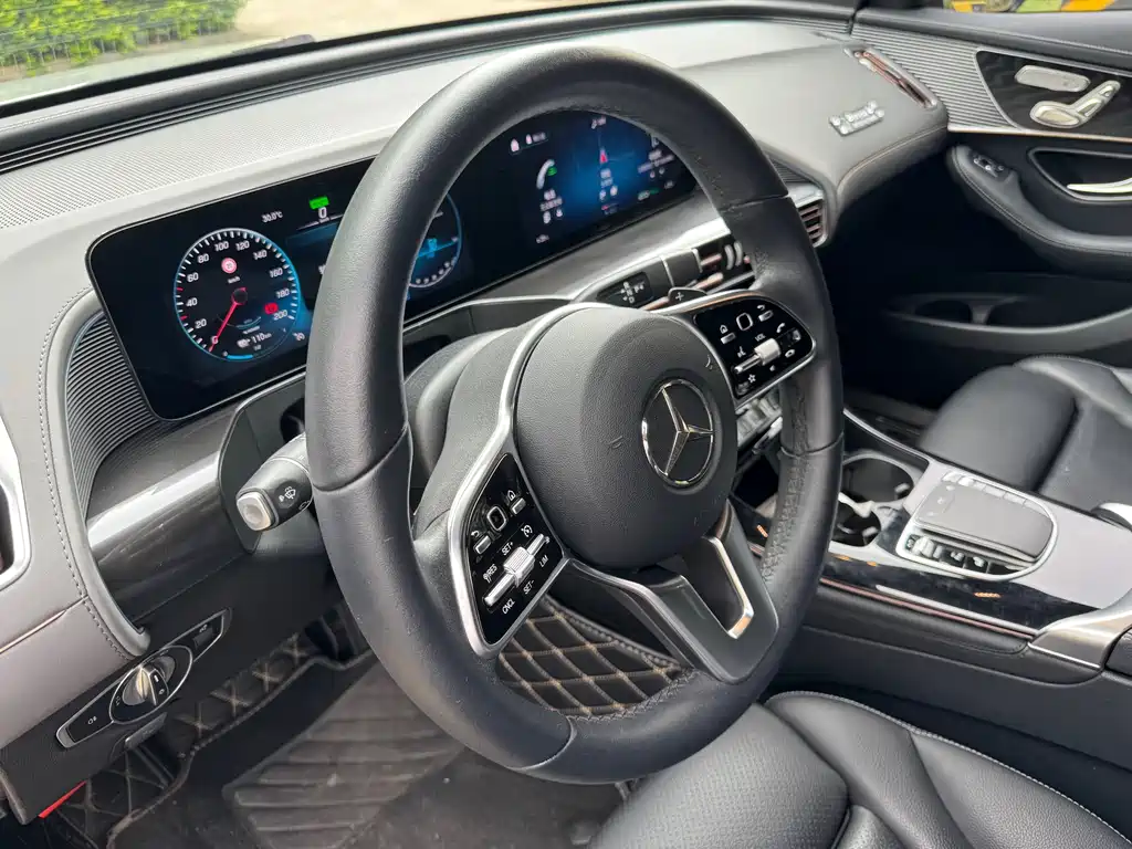Mercedes-Benz EQC 2021 — фото 10
