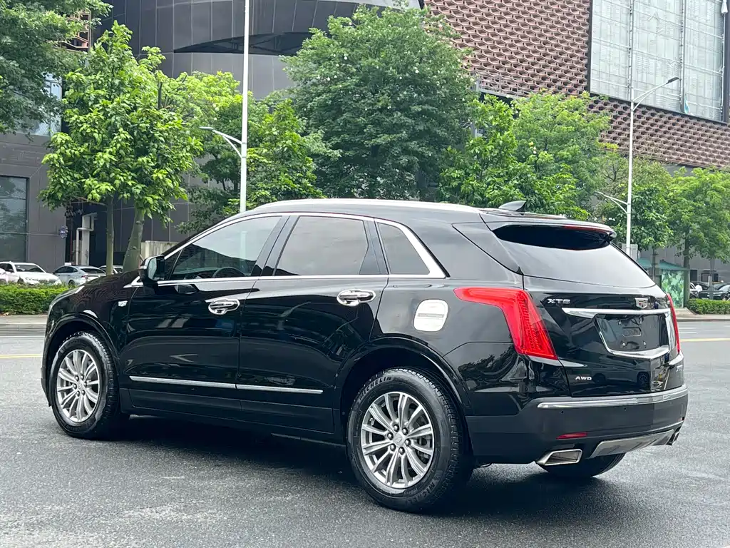 Cadillac XT5 2017 — фото 6
