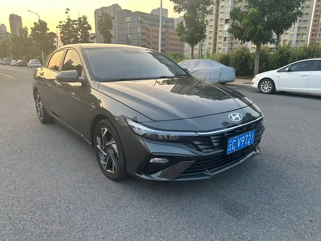 Hyundai Elantra 2023