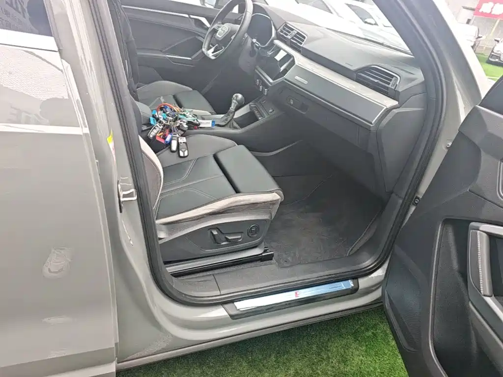 Audi Q3 2023 — фото 11