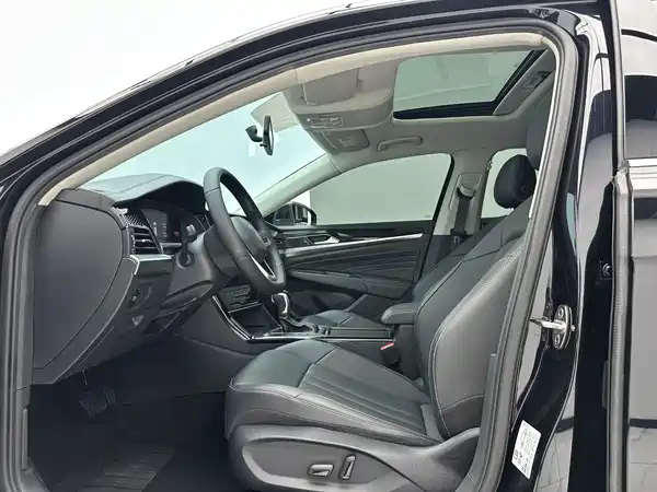 Volkswagen Passat 2023