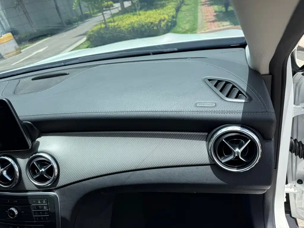 Mercedes-Benz GLA 2017 — фото 42