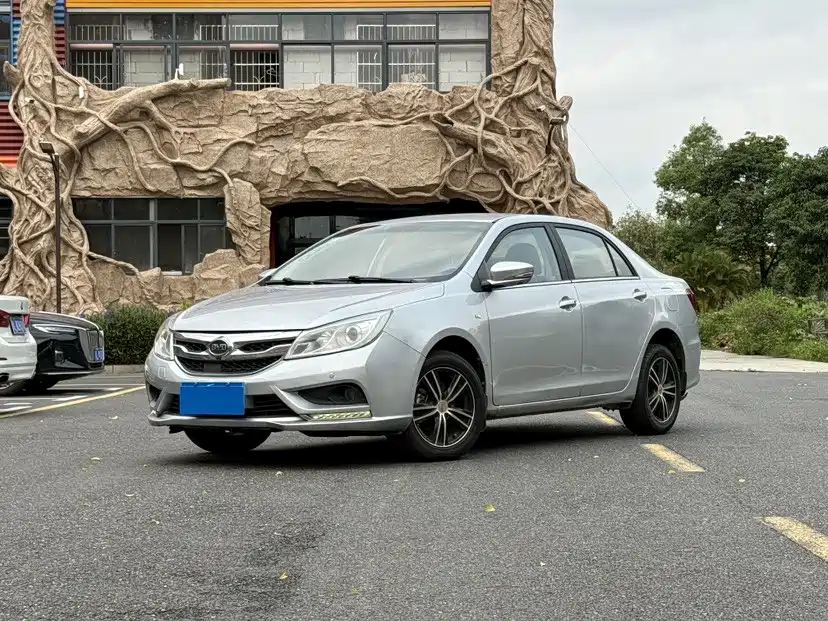 BYD Surui 2016