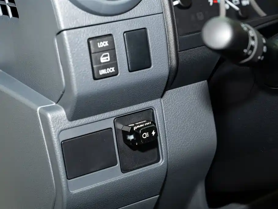 Toyota Land Cruiser 2025 — фото 12