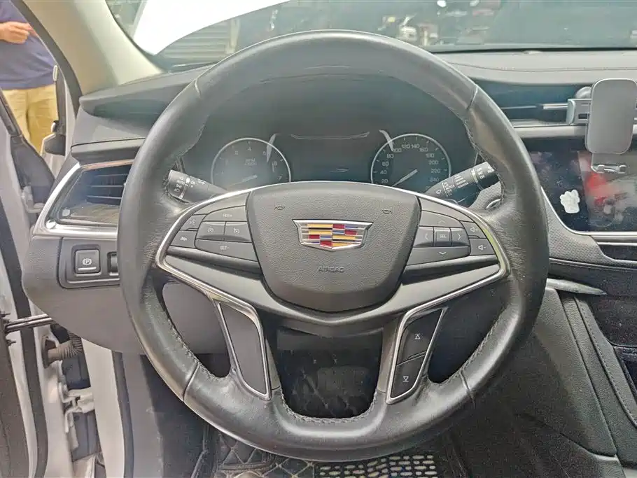 Cadillac XT5 2019 — фото 15