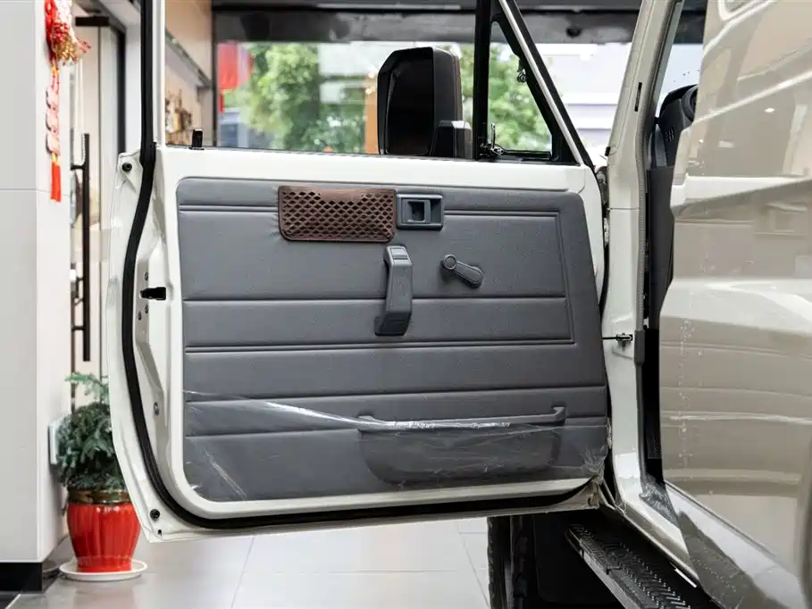 Toyota Land Cruiser 2025 — фото 11