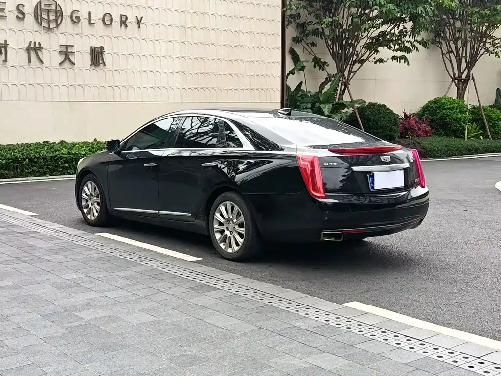 Cadillac XTS 2017 — фото 6