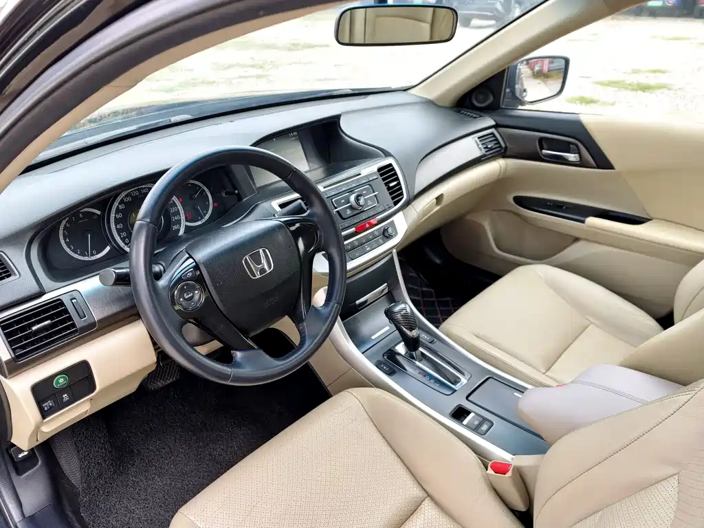 Honda Accord 2016 — фото 28