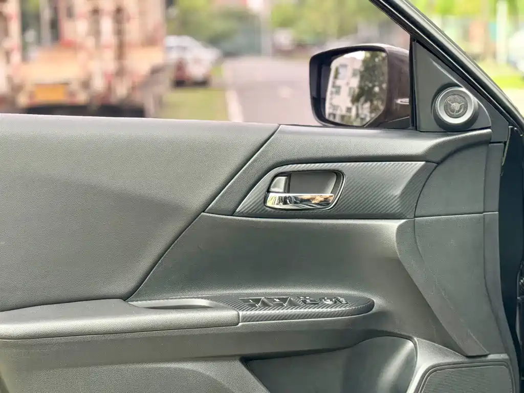 Honda Accord 2017 — фото 10