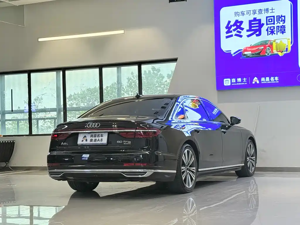 Audi A8 2021 — фото 18