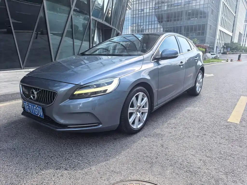 Volvo V40 2017 — фото 6