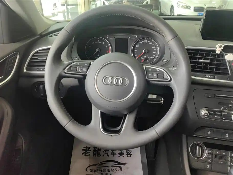 Audi Q3 2019 — фото 15
