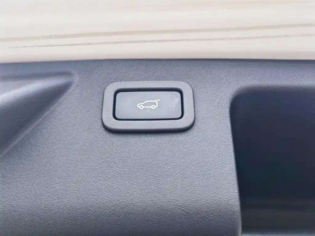 Land Rover Discovery Sport 2019 — фото 25