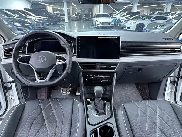 Volkswagen Tiguan L 2024