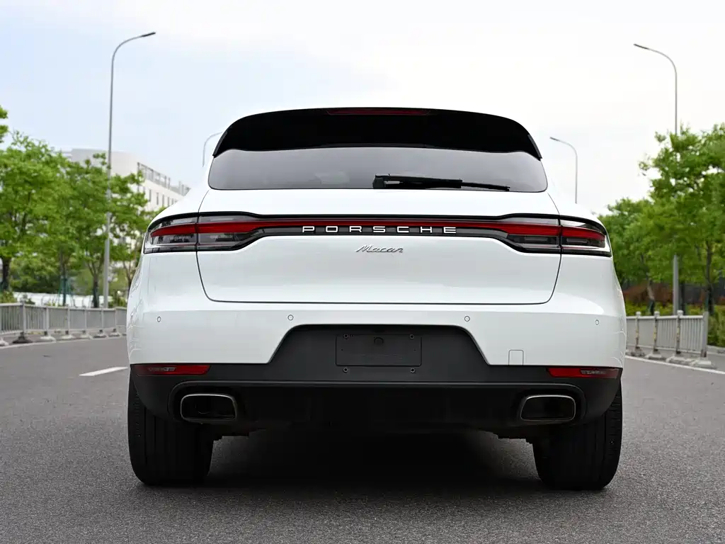 Porsche Macan 2019 — фото 17