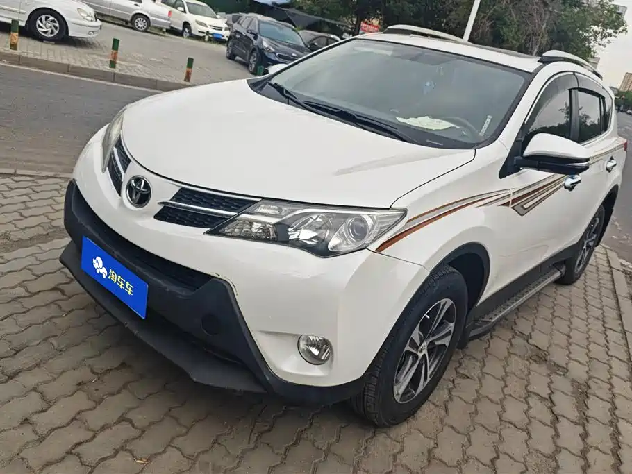 Toyota RAV4 2016 — фото 1